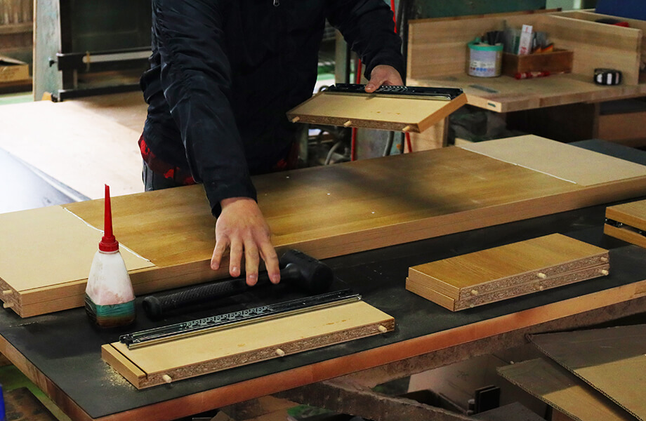 キッチンボードを選ぶ際に注目して欲しい素材について