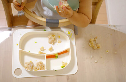 子どもに安全なダイニングテーブルの選び方｜機能性と安全性